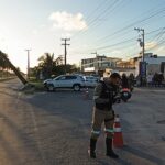 Colisão de carro em poste
