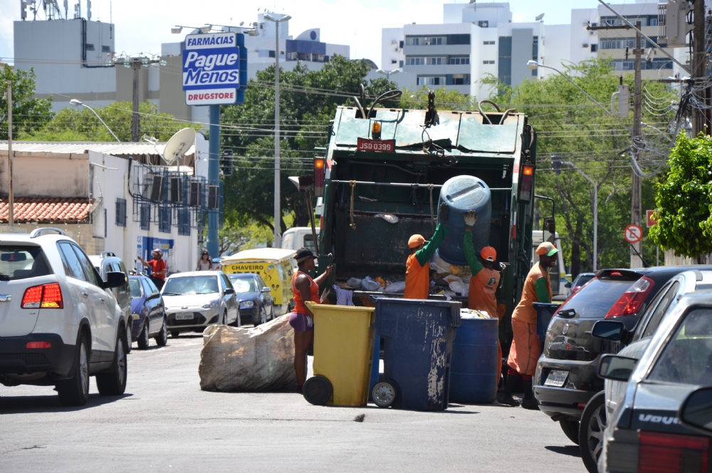 Coleta de lixo é suspensa em Aracaju