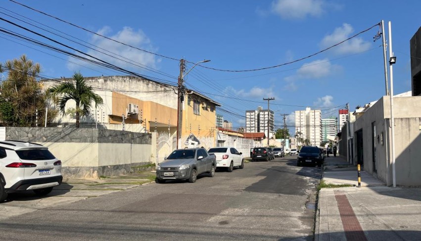 Rua Péricles Muniz Barreto sentido único