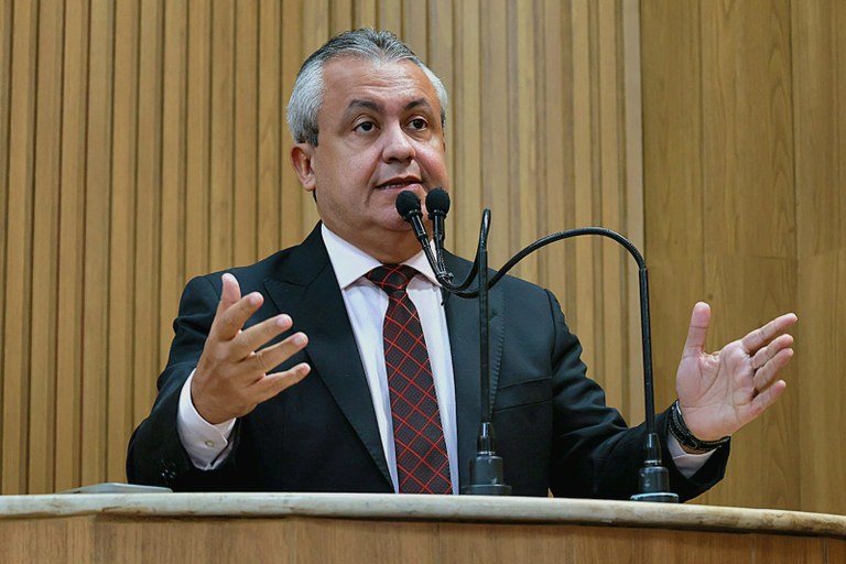 denúncia Elber contra Emília Corrêa