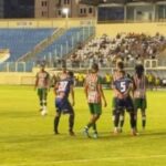 Jogadores do América de Propriá durante partida da Copa do Brasil contra o Tirol-CE