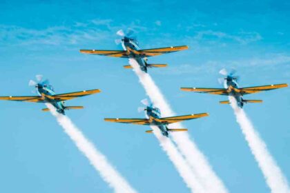 Esquadrilha da Fumaça durante apresentação aérea em Aracaju