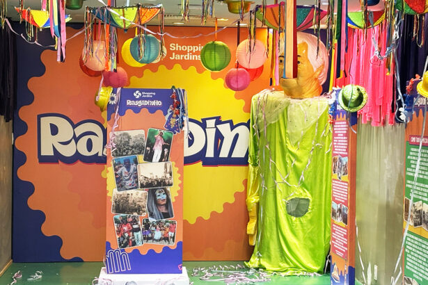 Exposição do bloco Rasgadinho no Shopping Jardins em Aracaju
