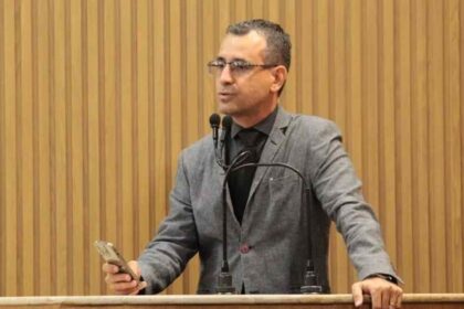 Vereador Lúcio Flávio em vídeo criticando imprensa e colega parlamentar em Aracaju