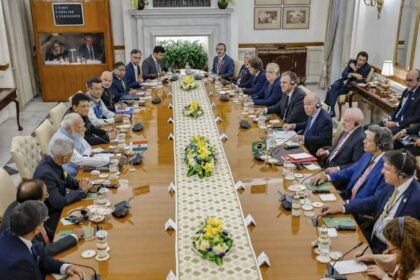 Presidente Lula durante encontro oficial com o primeiro-ministro Narendra Modi em Nova Deli