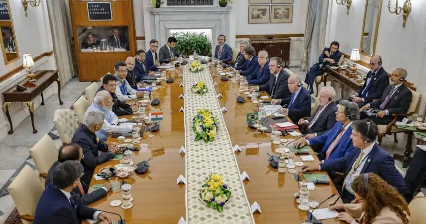 Presidente Lula durante encontro oficial com o primeiro-ministro Narendra Modi em Nova Deli