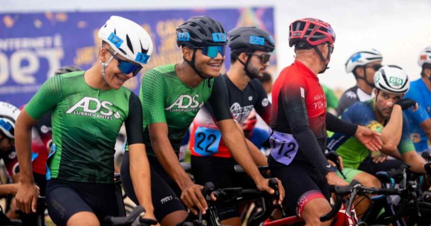 Atletas disputando prova de ciclismo de estrada no Abaís durante o Verão Sergipe 2026