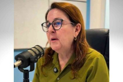 Simone Valadares em seu gabinete na Secretaria de Assistência Social de Aracaju.