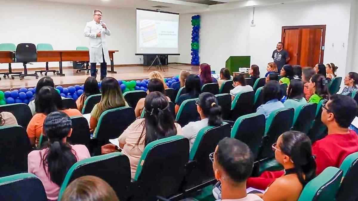 Novos servidores da saúde durante encontro de integração no Huse em Aracaju