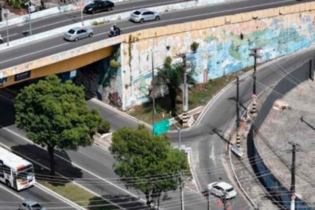 Trânsito no viaduto da Francisco Porto em Aracaju.