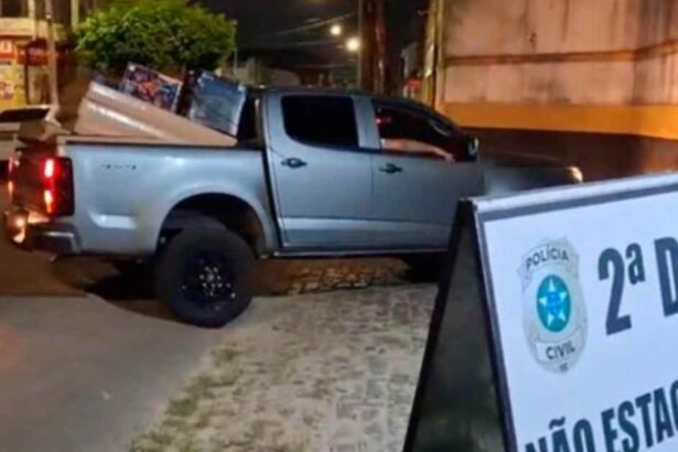 Viatura da Polícia Civil de Sergipe durante operação em Aracaju