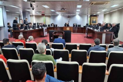 Plenário do Tribunal de Justiça de Sergipe durante julgamento sobre a ilegalidade da greve do magistério.