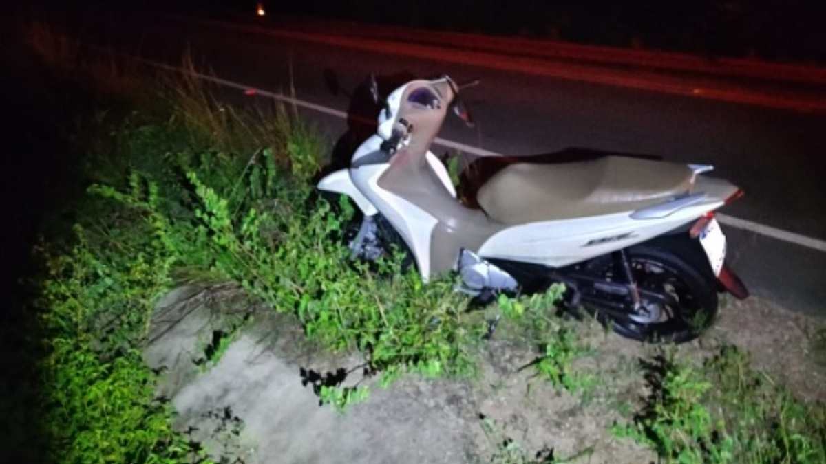 Viatura do BPRv e isolamento de área em acidente na rodovia SE-220 em Muribeca.