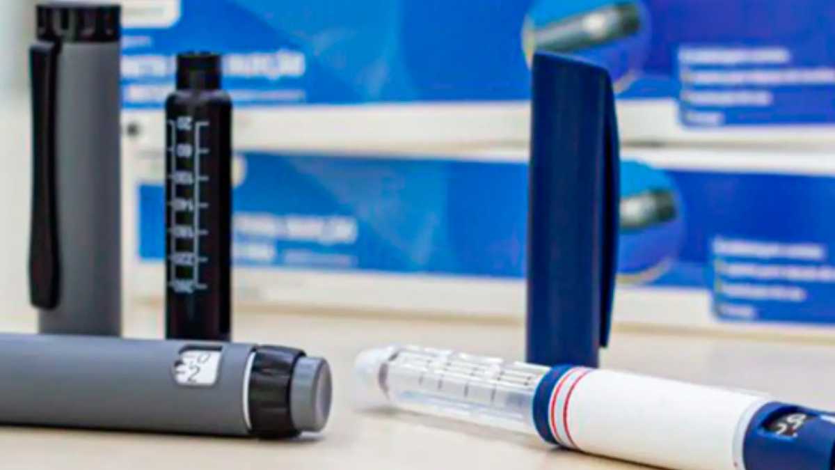 imagem ilustrativa de canetas injetáveis de medicamento.