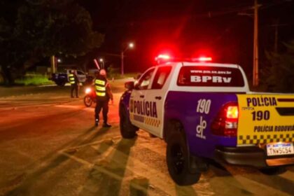 Equipe do BPRv realizando fiscalização