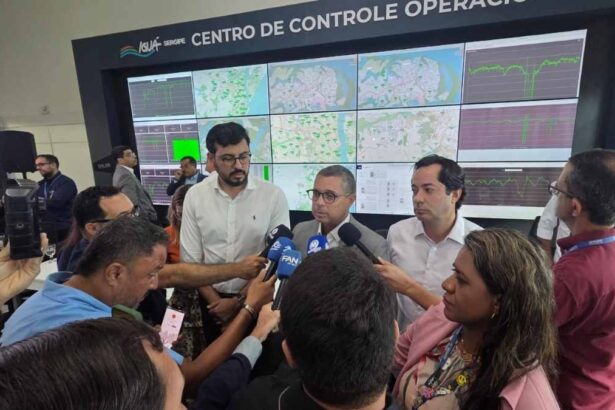 Governador Fábio Mitidieri anunciando que a Iguá fará a obra de serviço na Avenida Maranhão em Aracaju.