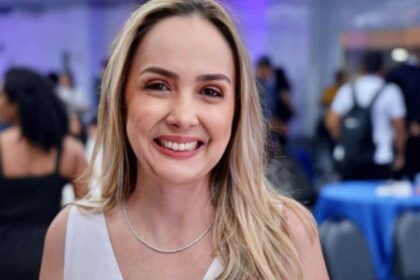 Priscila Felizola durante ato de filiação ao partido Republicanos em Sergipe.