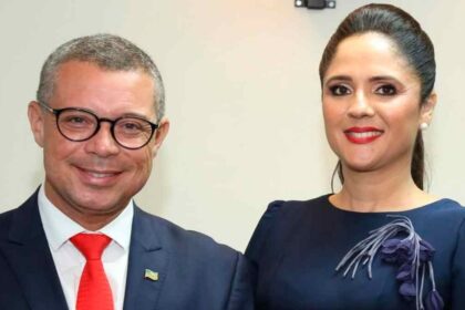 Governador Fábio Mitidieri e a ex-secretária Déborah Dias em evento oficial do Meio Ambiente.