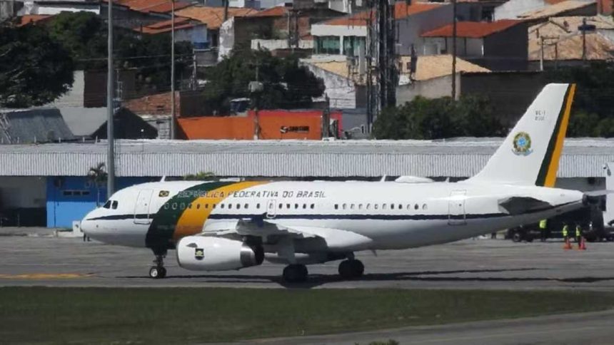 Movimentação de viaturas de segurança e autoridades na pista do Aeroporto Internacional Santa Maria em Aracaju.