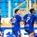 Torcida do Confiança na Arena Batistão; venda de ingressos para jogos contra Fortaleza e Grêmio iniciada.