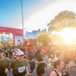 Corredores participando da etapa do Santander Track&Field Run Series em Aracaju na Orla da Atalaia.