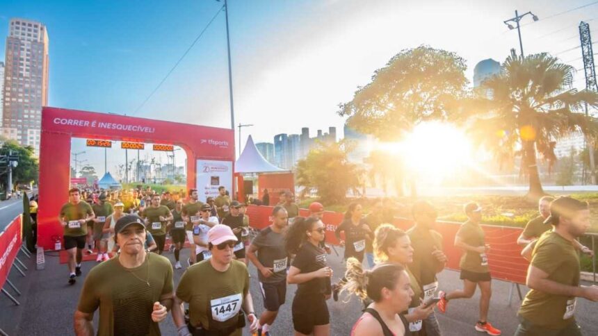 Corredores participando da etapa do Santander Track&Field Run Series em Aracaju na Orla da Atalaia.