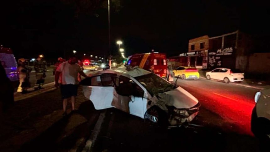 carro envolvido no acidente batido