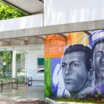 Galeria de Arte Álvaro Santos, localizada na Praça Olímpio Campos, no Centro de Aracaju, cercada por árvores.