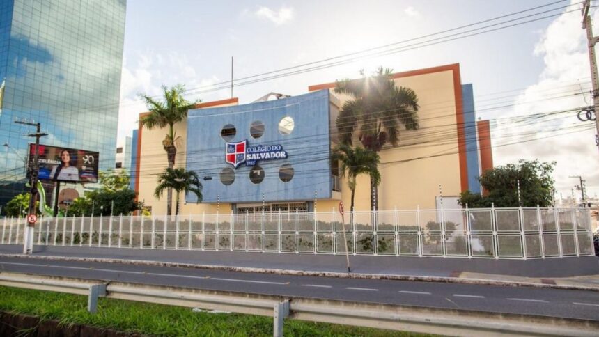 Fachada do Colégio do Salvador no município de Aracaju.
