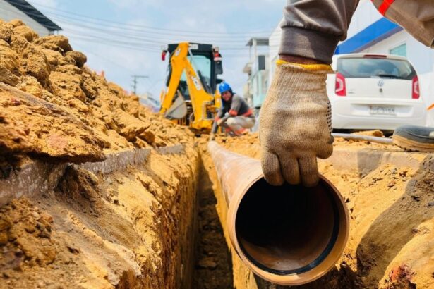 Obras de expansão da rede de água e esgotamento sanitário.