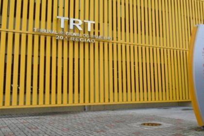 Fachada do Tribunal Regional do Trabalho da 20ª Região (TRT-SE) em Aracaju.
