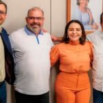Prefeita Emília Corrêa em reunião com os vereadores da base aliada na Câmara Municipal de Aracaju.