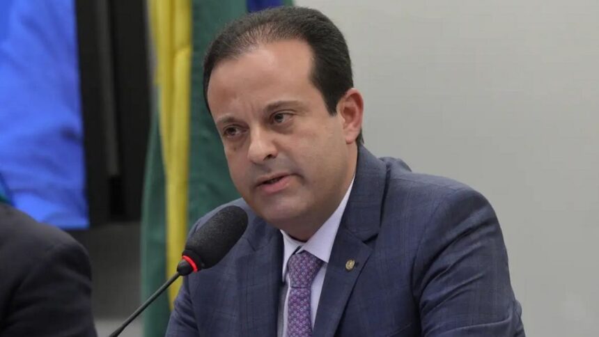 Candidato ao Senado por Sergipe André Moura em evento público.