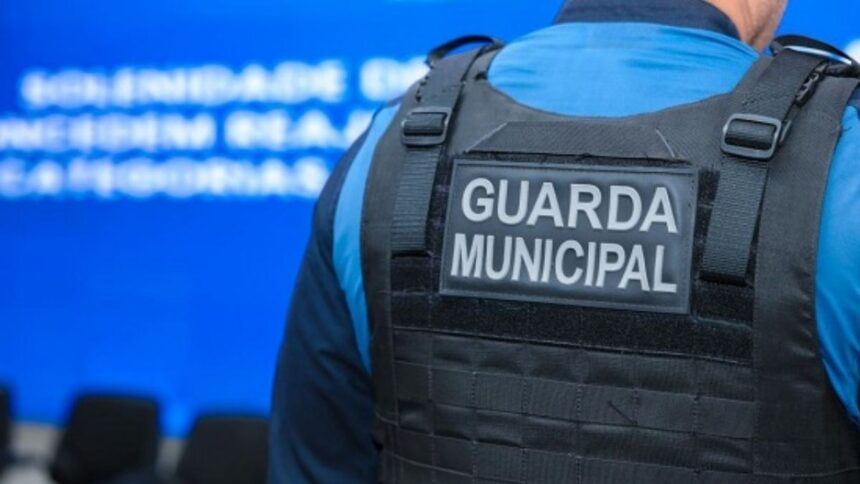 agente da Guarda Municipal de Aracaju em atuação preventiva.