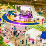 Apresentação cultural ao ar livre em espaço público de Aracaju.