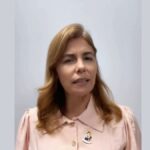 A primeira-dama de Sergipe Érica Mitidieri durante pronunciamento institucional sobre respeito e diversidade religiosa.