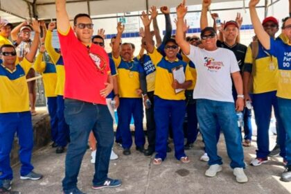 Trabalhadores dos Correios em ato de mobilização em frente ao CDD Aracaju.