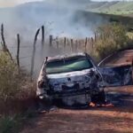 Carro incendiado