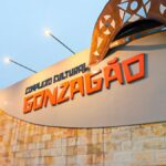 Fachada do Complexo Cultural Gonzagão no bairro Farolândia, em Aracaju.