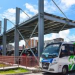 Ônibus do transporte intermunicipal estacionados no Terminal Rodoviário em Sergipe.