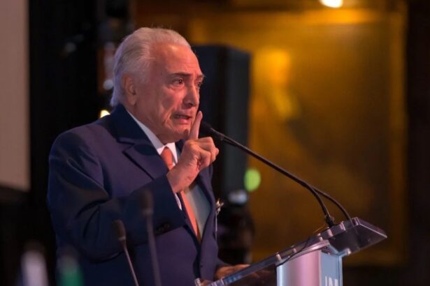 Foto do ex-presidente Michel Temer durante pronunciamento político.