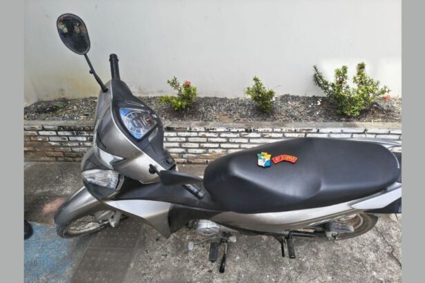 motocicleta recuperada em matagal em Simão Dias.