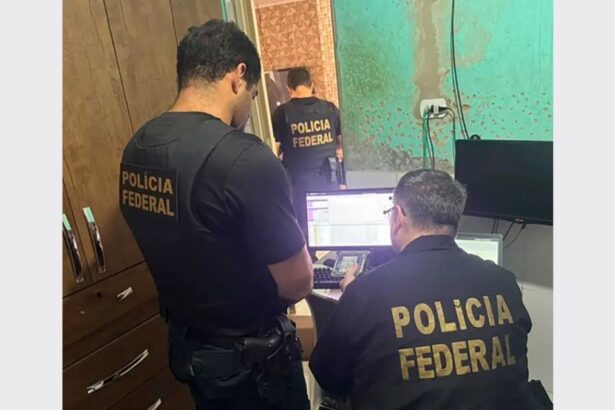 Polícia Federal em cumprimento de mandado judicial em Sergipe.